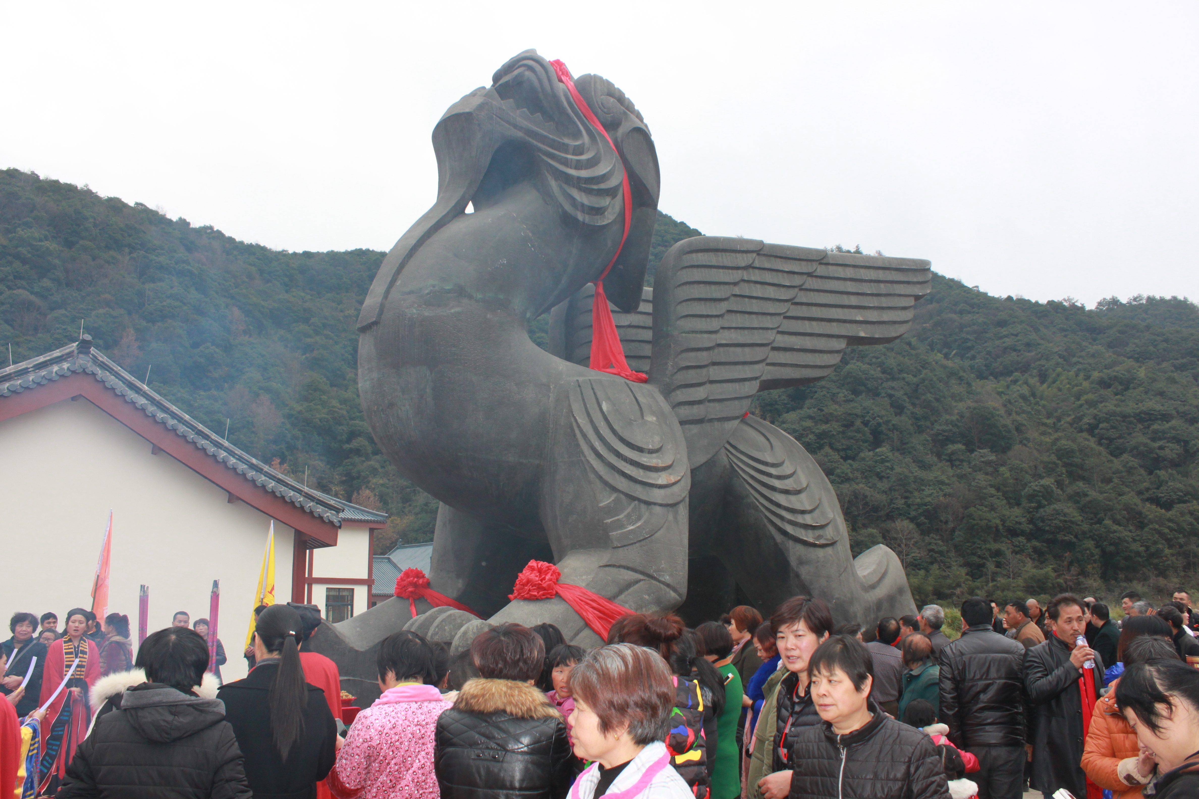 揭幕仪式现场人潮(2)